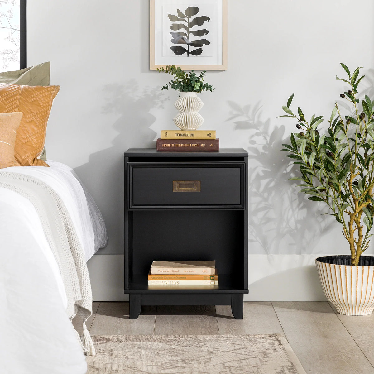 18" Solid Wood 1-Drawer Nightstand D11610