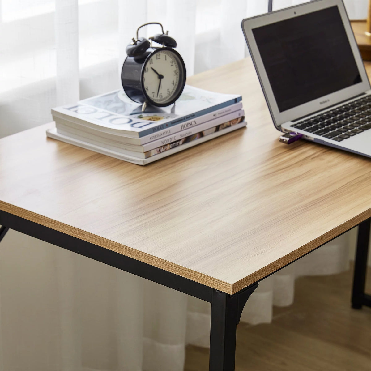 Desk with Extra Tabletop Space E738193