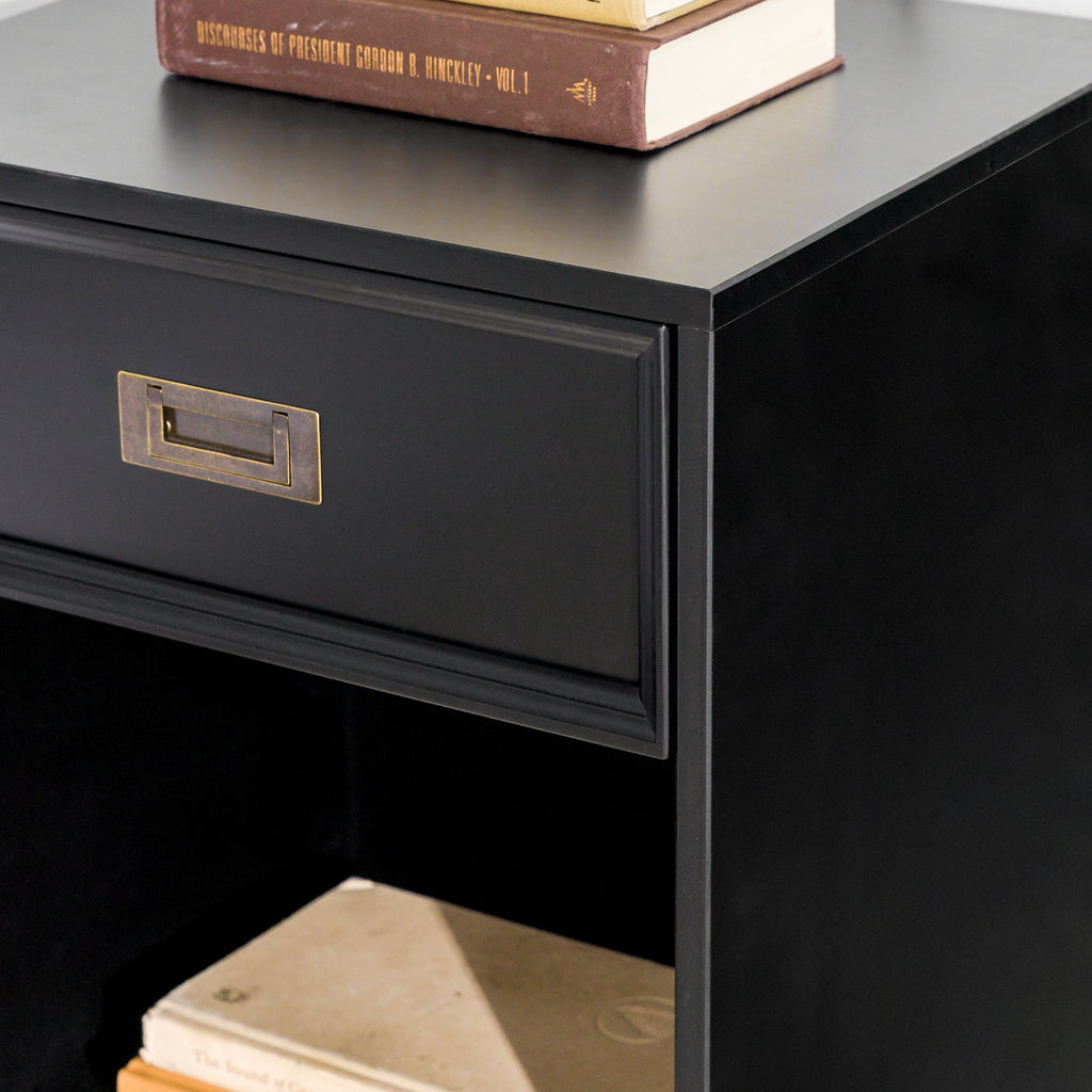 18" Solid Wood 1-Drawer Nightstand D11610