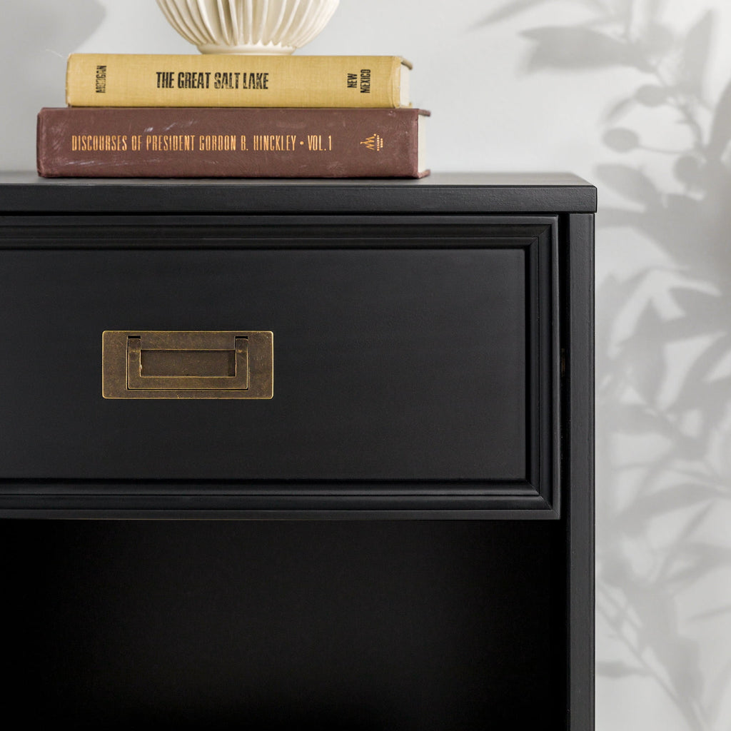 18" Solid Wood 1-Drawer Nightstand D11610