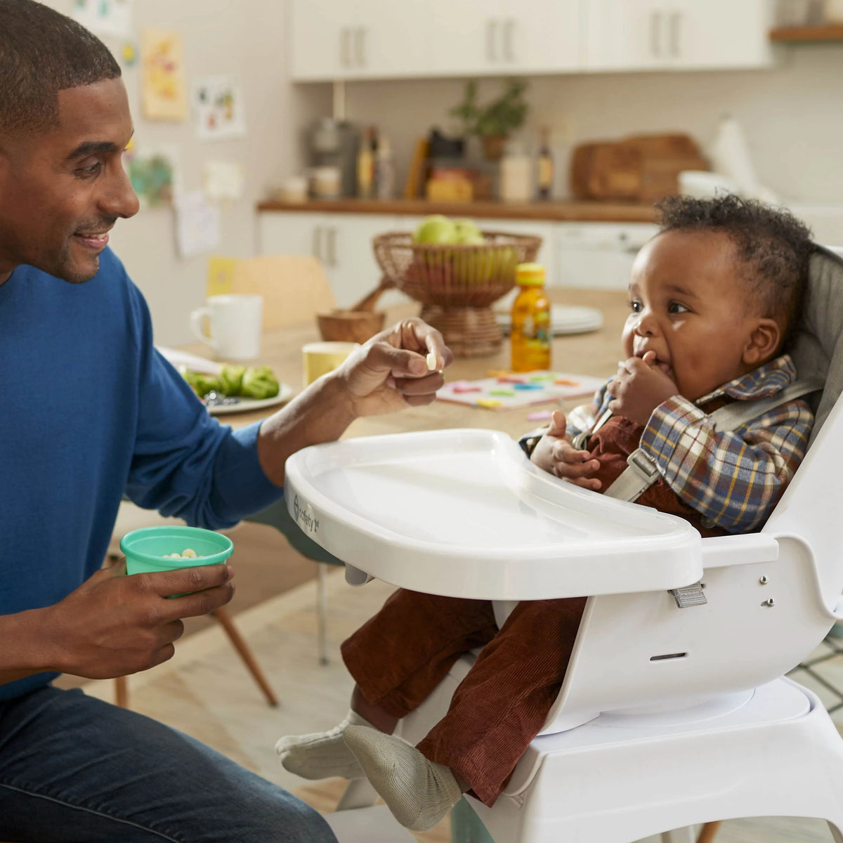 Rotating High Chair W1704