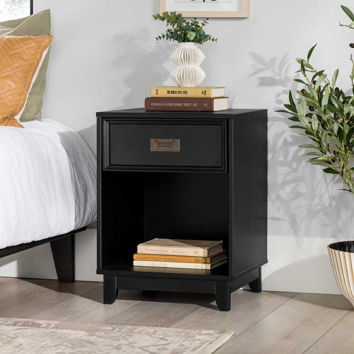 18" Solid Wood 1-Drawer Nightstand D11610