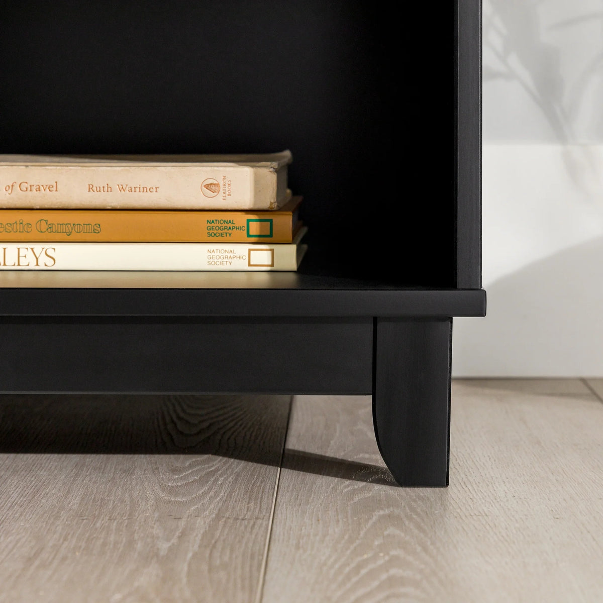 18" Solid Wood 1-Drawer Nightstand D11610