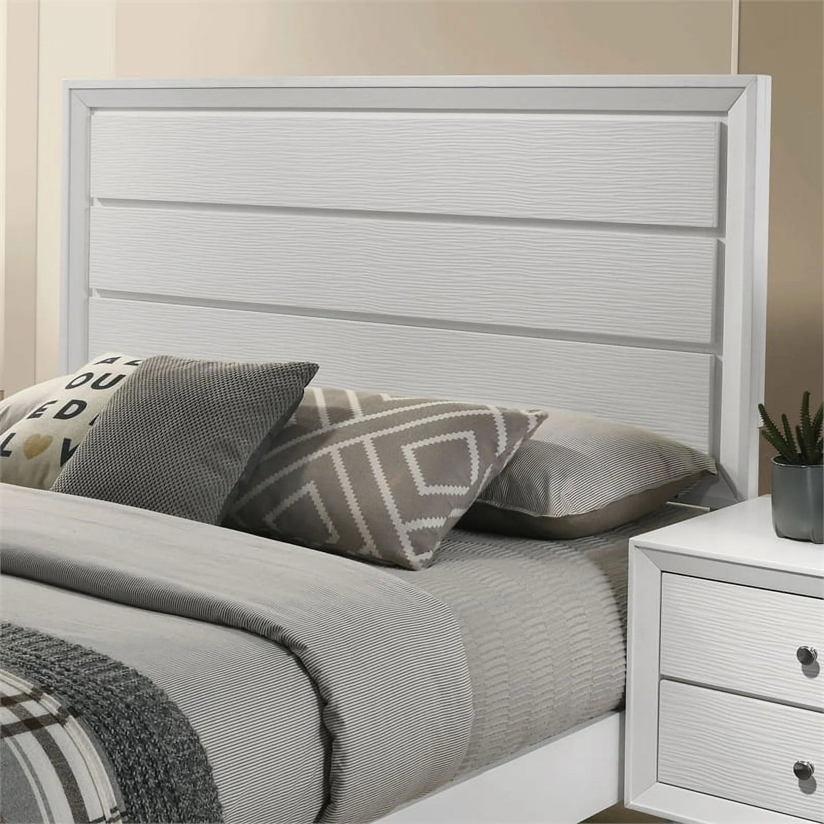 White Wood 3pc Bedroom Set Cal King with 2 Nightstands T700