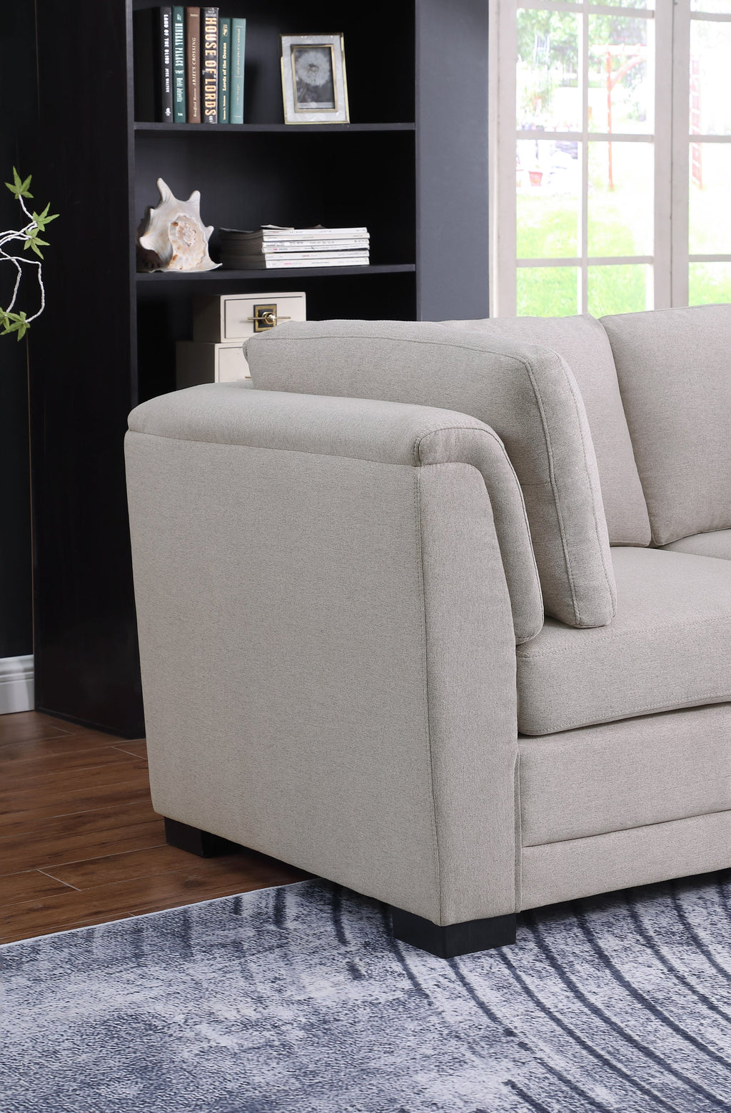 Light Gray Linen Reversible Sectional Sofa with 2 Ottomans O706