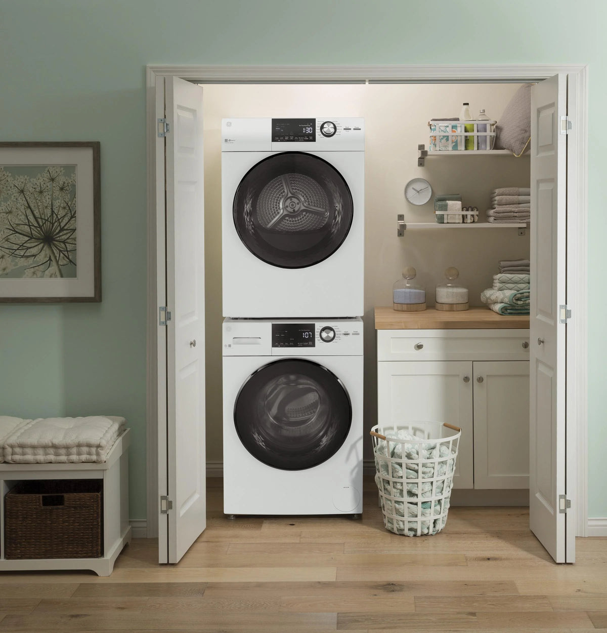 24" 4.3 Cu.Ft. Front Load Vented Electric Dryer with Stainless Steel Basket R810