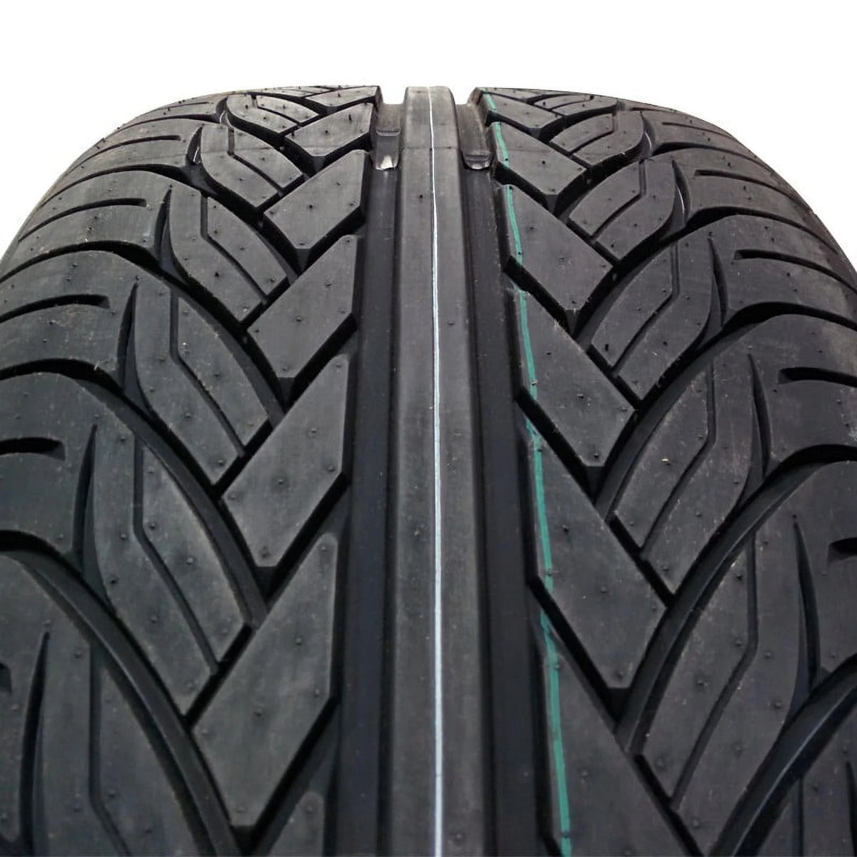 2 UHP Ultra High Performance SUV / CUV Tires 305/40R22 114V XL U903